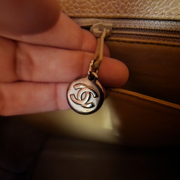 Vintage Chanel Kelly Top Handle Cavier Biege SHW (2001) - Picture 10 of 16